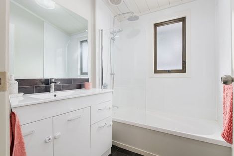 Photo of property in 1 Titoki Place, Pukete, Hamilton, 3200