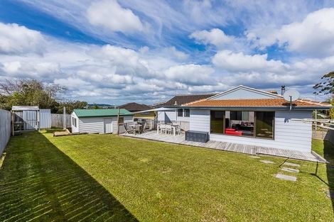 Photo of property in 62 West Harbour Drive, West Harbour, Auckland, 0618