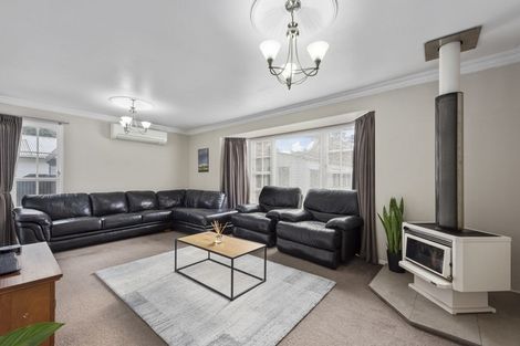 Photo of property in 11 Gemstone Drive, Birchville, Upper Hutt, 5018