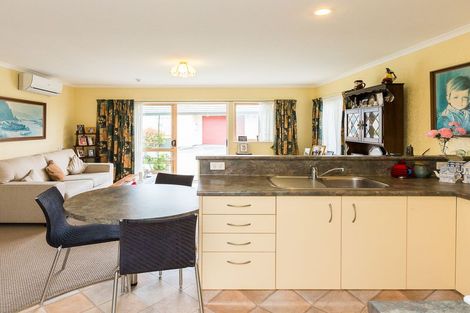 Photo of property in 8 Foxtail Fern, Kelvin Grove, Palmerston North, 4414