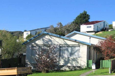 Photo of property in 4 Harold Grove, Stokes Valley, Lower Hutt, 5019