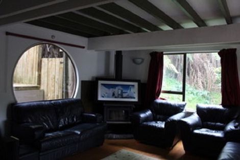 Photo of property in 2/31 King Richard Place, Browns Bay, Auckland, 0630