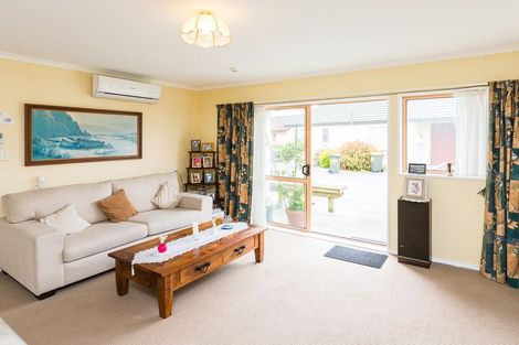 Photo of property in 8 Foxtail Fern, Kelvin Grove, Palmerston North, 4414