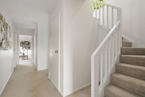 Photo of property in 2/160 Forrest Hill Road, Forrest Hill, Auckland, 0620