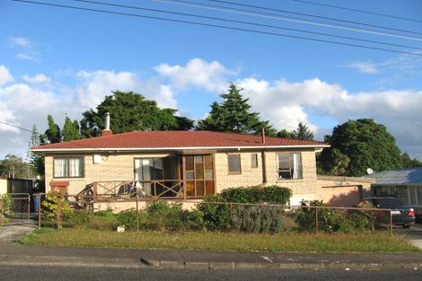 Photo of property in 26 Sylvan Crescent, Te Atatu South, Auckland, 0610