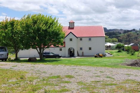 Photo of property in 54 Whakapirau Road, Maungaturoto, 0583