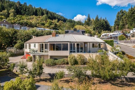 Photo of property in 5 Windsor Place, Queenstown, 9300