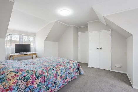 Photo of property in 229 Edmonton Road, Te Atatu South, Auckland, 0610