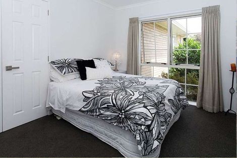 Photo of property in 10 Ambleside Drive, Northpark, Auckland, 2013