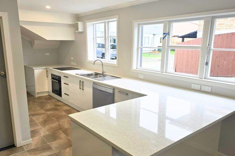 Photo of property in 70 Clevedon Road, Papakura, 2110