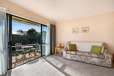 Photo of property in 10/56 Larnoch Road, Henderson, Auckland, 0610