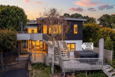 Photo of property in 12 Braemar Road, Rothesay Bay, Auckland, 0630