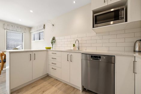 Photo of property in 60 Matua Road, Huapai, Kumeu, 0810