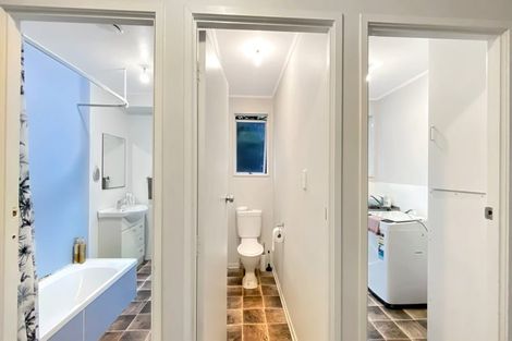 Photo of property in 29 Rehia Road, Massey, Auckland, 0614