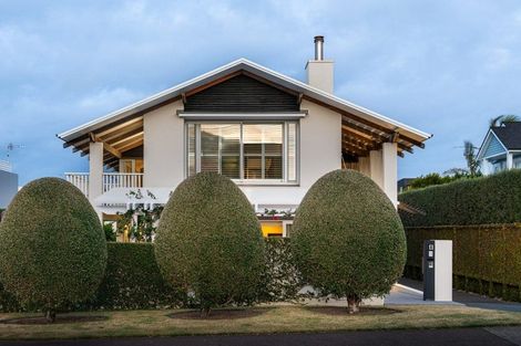 Photo of property in 19 Muritai Road, Milford, Auckland, 0620