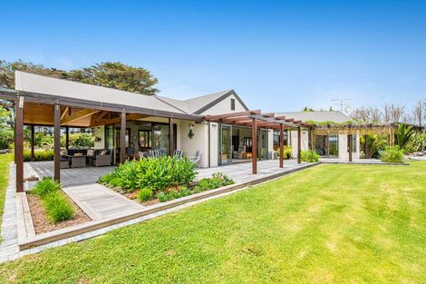 Photo of property in 71 Goodall Road, Snells Beach, 0920