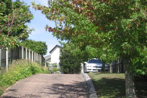 Photo of property in 5 Taroka Close, Pinehill, Auckland, 0632