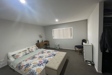 Photo of property in 22 Popokatea Drive, Takanini, 2112