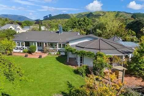 Photo of property in 430 Te Moana Road, Waikanae, 5036