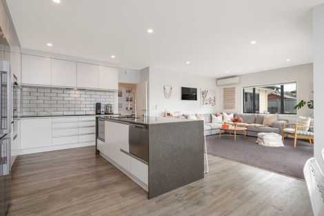 Photo of property in 12 Benmore Place, Poraiti, Napier, 4112