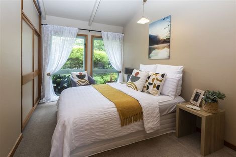 Photo of property in 20 Raekura Place, Redcliffs, Christchurch, 8081