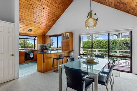 Photo of property in 32 Danbury Drive, Torbay, Auckland, 0630