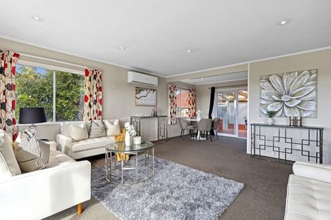 Photo of property in 1/15 Valdese Rise, Browns Bay, Auckland, 0630