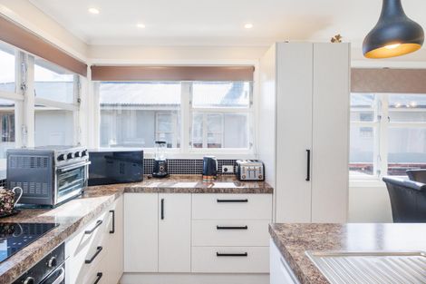 Photo of property in 33 Highbury Avenue, Highbury, Palmerston North, 4412