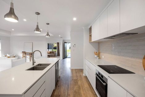 Photo of property in 12 Lewis Way, Cambridge, 3434