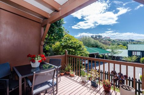 Photo of property in The Triangle, 10/33 Halswater Drive, Churton Park, Wellington, 6037