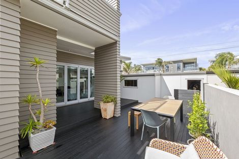 Photo of property in 2/5 Beach Street, Fitzroy, New Plymouth, 4312