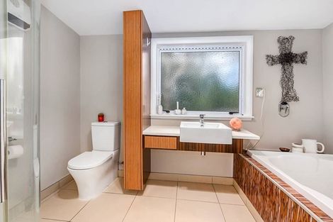 Photo of property in 62 Renown Road, Raumati South, Paraparaumu, 5032