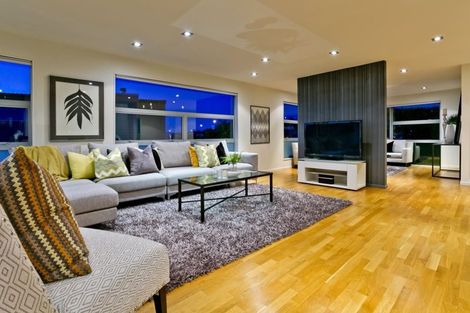 Photo of property in 5 Kilear Close, Pinehill, Auckland, 0632