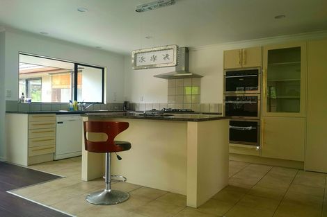 Photo of property in 18 Hampervale Place, Flat Bush, Auckland, 2016