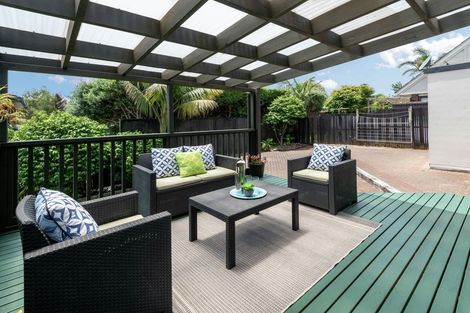 Photo of property in 2/5 Cornelian Crescent, Half Moon Bay, Auckland, 2012