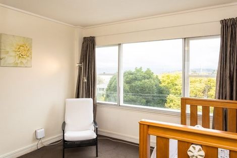 Photo of property in Newman Court Apartments, 2 Newman Terrace, Thorndon, Wellington, 6011