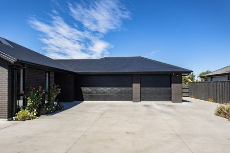 Photo of property in 31 Angus Place, Rangiora, 7400