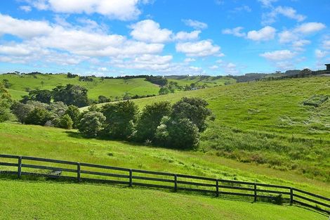 Photo of property in 220 Anderson Road, Helensville, 0875