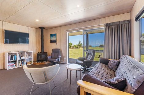 Photo of property in 77 Anglers Avenue, Warea, New Plymouth, 4381