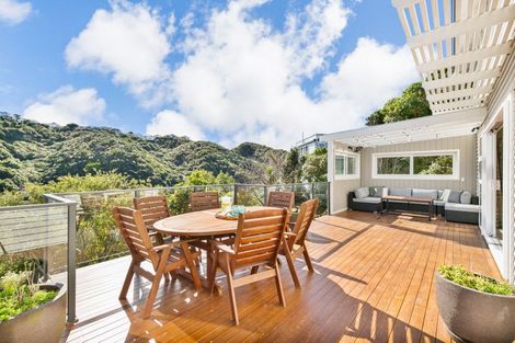 Photo of property in 16 Narbada Crescent, Khandallah, Wellington, 6035