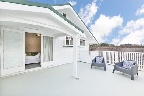 Photo of property in 255 The Parade, Island Bay, Wellington, 6023