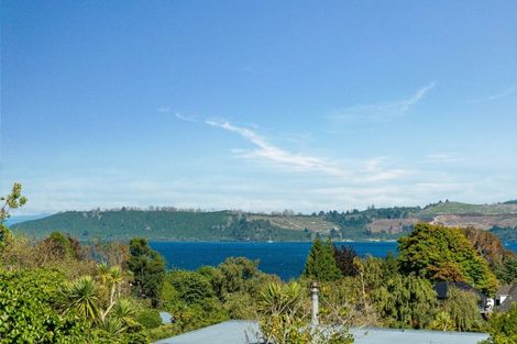 Photo of property in 19 Ingle Avenue, Waipahihi, Taupo, 3330