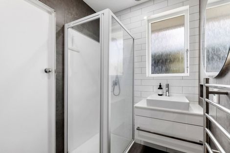 Photo of property in 1/25 Fairclough Road, Beach Haven, Auckland, 0626