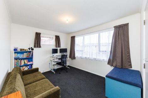 Photo of property in 1 Tararua Terrace, Cloverlea, Palmerston North, 4412