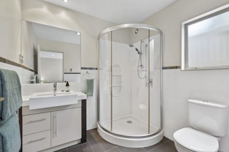 Photo of property in 68 Saddleback Rise, Murrays Bay, Auckland, 0630