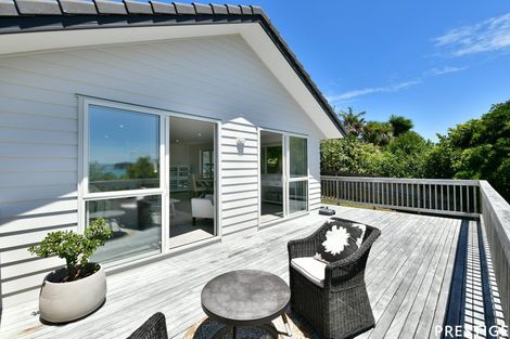 Photo of property in 966b Whangaparaoa Road, Manly, Whangaparaoa, 0930