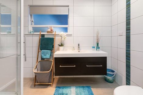 Photo of property in 1 Sharyn Place, Brookfield, Tauranga, 3110