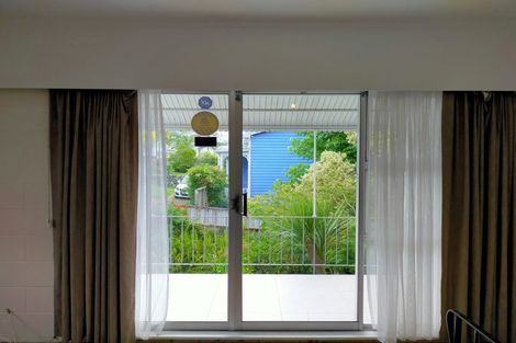 Photo of property in 16a Wolseley Street, Morningside, Auckland, 1022