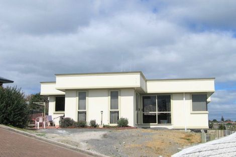 Photo of property in 16 Hazelnut Way, Bellevue, Tauranga, 3110