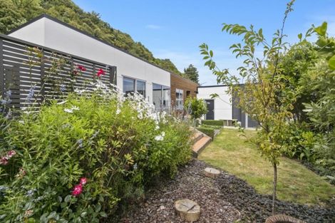 Photo of property in 10 Otonga Heights, Maungaraki, Lower Hutt, 5010